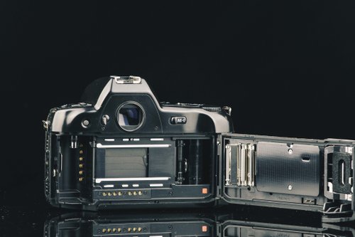 実用品 Nikon F90XS フィルムカメラ フールセット 実用品 Nikon F90XS フィルムカメラ フールセット