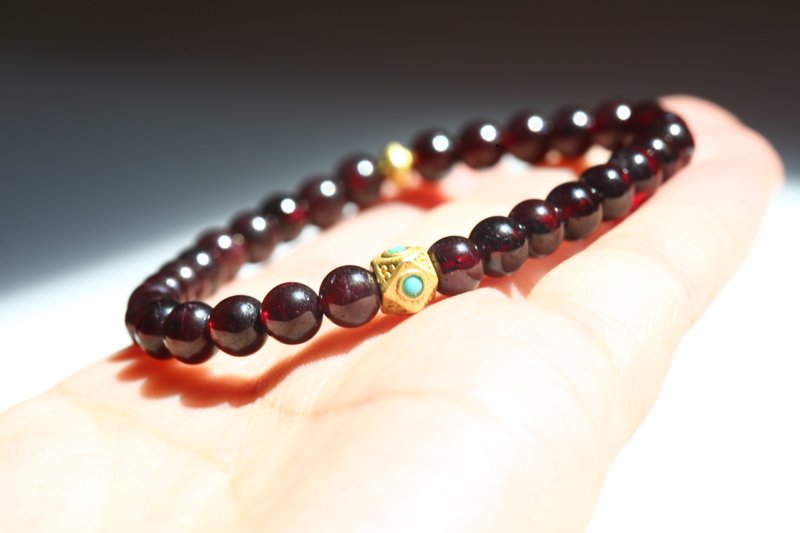 石榴石手鏈/ 單圈手環 / 女人石/美容養顏/調理月事/促進血液循環 - 手鍊/手環 - 其他材質 紫色