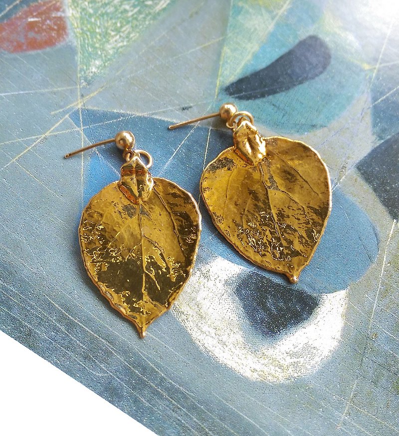 Western antique jewelry. Gold leaf pin earrings - Earrings & Clip-ons - Other Metals Gold