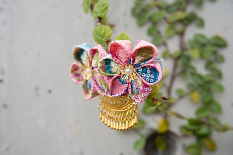 Craftsmanship Japanese wind flower plum gold pink metal short tassel hairpin - เครื่องประดับผม - ผ้าฝ้าย/ผ้าลินิน สึชมพู