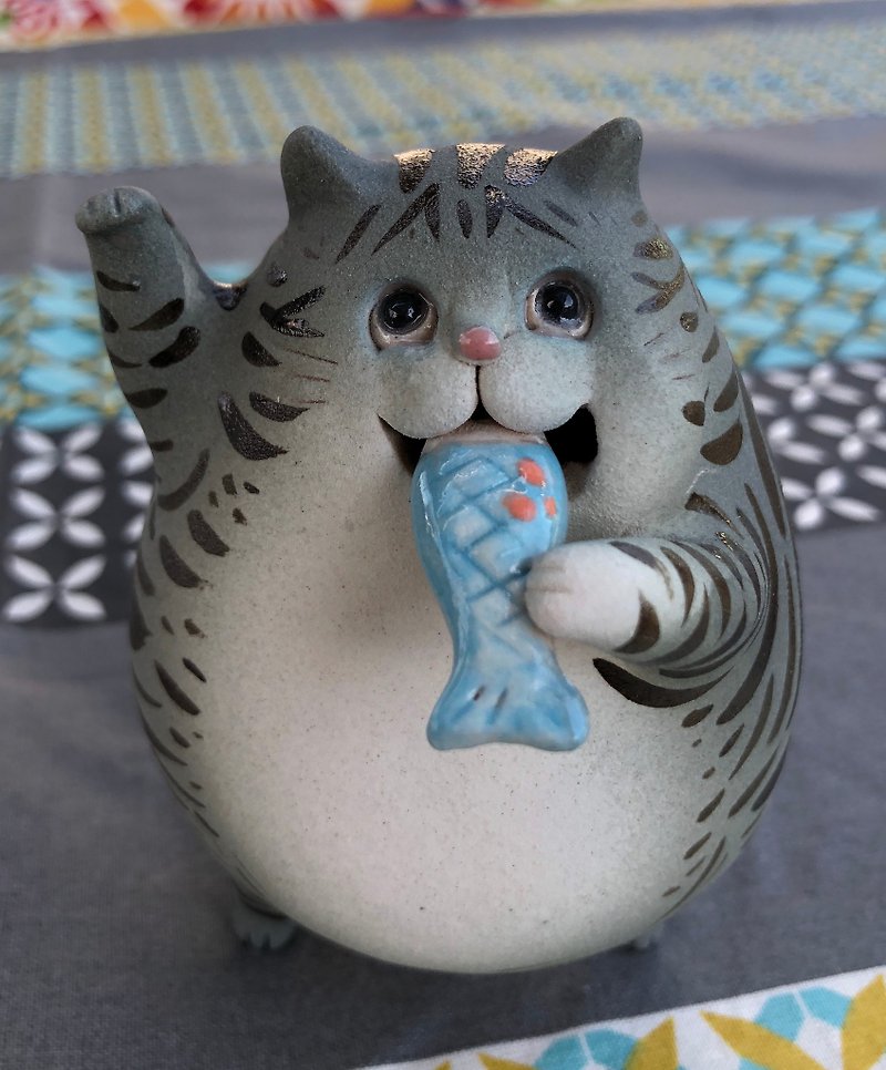 怠惰な猫シリーズ - 魚を食べるために立っている - 人形・フィギュア - 陶器 ブラック