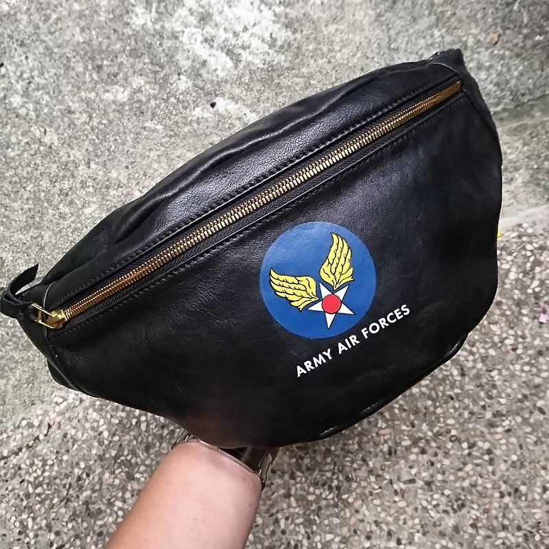 AAF leather waist bag-AAF leather waist bag (Imperfect special offer) - กระเป๋าแมสเซนเจอร์ - หนังแท้ สีดำ