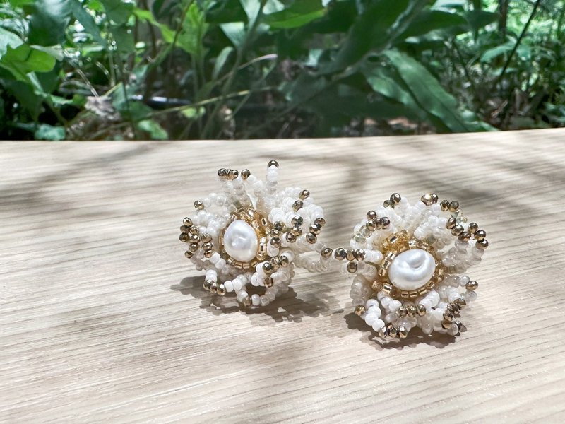 White Camellia - ต่างหู - โลหะ 