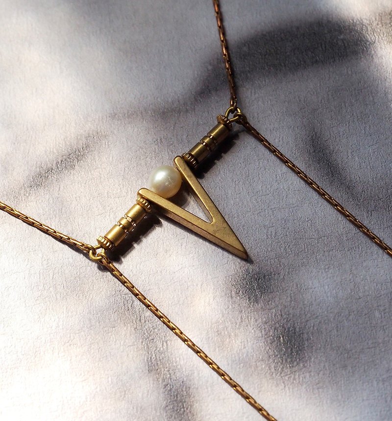 Heart sound track Bronze pendant long pearl necklace - สร้อยคอ - โลหะ สีทอง
