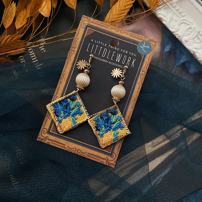 Embroidery earrings | Irises | Littdlework - ต่างหู - งานปัก หลากหลายสี