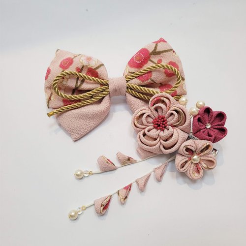 馨手作 Cindy's hand made 【つまみ細工】重瓣梅花蝴蝶結兩件式套組 夾+彈跳夾 和風髮飾