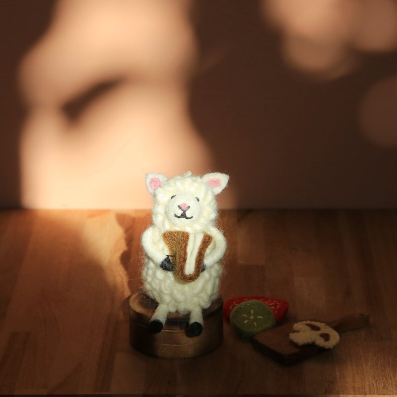安安靜靜// 羊毛氈鑰匙圈//書本捲捲羊 - 鑰匙圈/鑰匙包 - 羊毛 白色