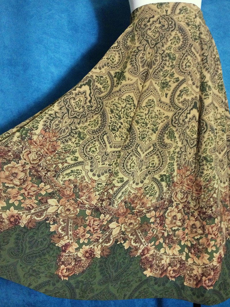 When vintage [antique dress / totem flowers antique dress] abroad back to high texture - กระโปรง - เส้นใยสังเคราะห์ หลากหลายสี