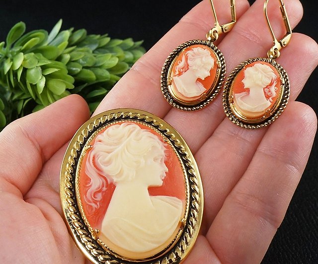 Brooch Pin and Earrings Lady Girl Cameo Gold Jewelry Set Victorian Woman  Jewelry - Shop AGATIX Brooches - Pinkoi