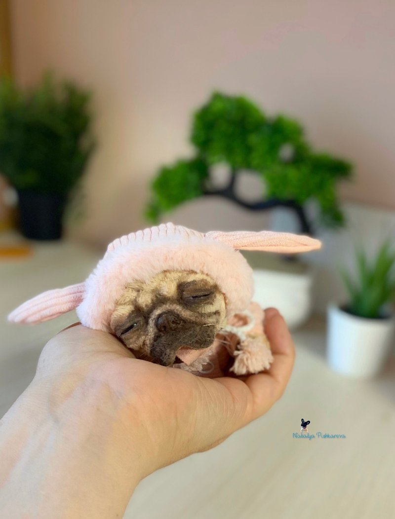 Pug puppy dog realistic toy - 公仔模型 - 聚酯纖維 金色