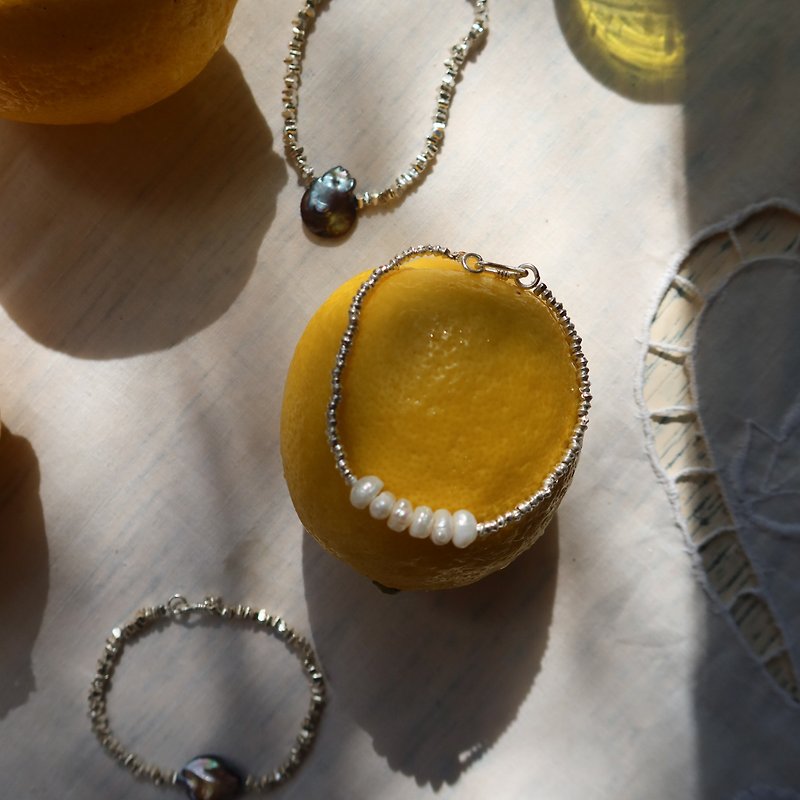 baroque pearl karen silver bracelet - สร้อยข้อมือ - เงิน สีเงิน