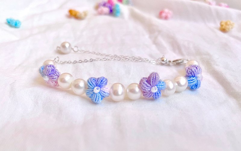 微鈎泡芙花天然珍珠手鏈 Amigurumi (Weave) Flower/Pearl Bracel - 手鍊/手鐲 - 繡線 