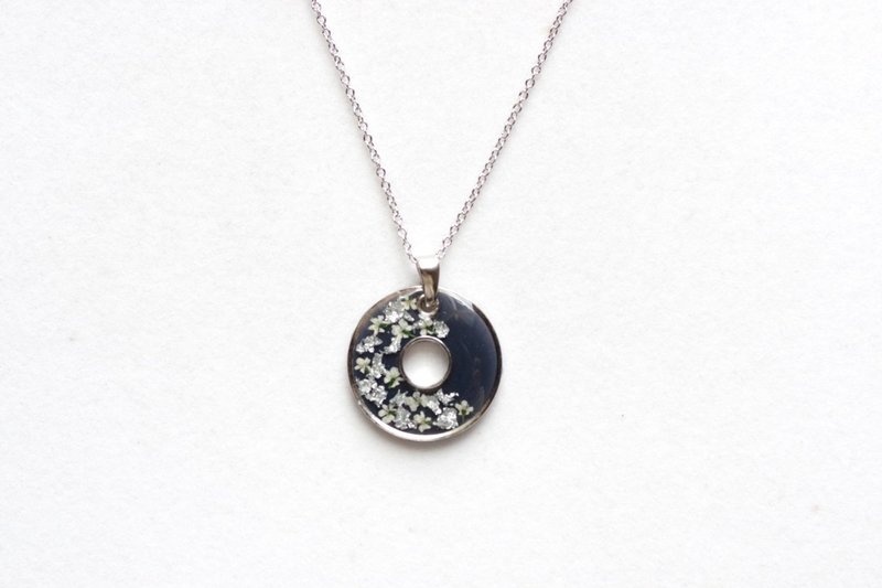 Resin Art Coin Pendant Melancholia Silver - Necklaces - Resin Black