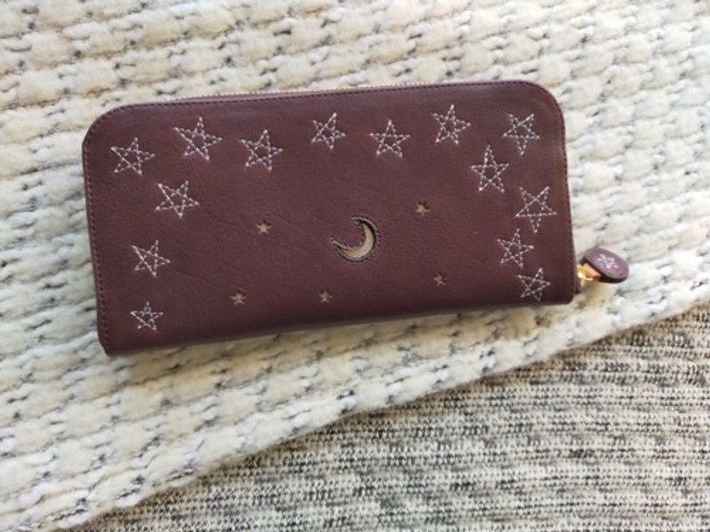 Pinkoi Proxy Purchase -  Embroidered leather wallet "Starry Sky" Cowhide BROWN x silver ☆ Slim round zipper type ☆ - Wallets - Genuine Leather 