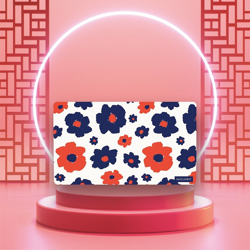 Portable mask antibacterial storage box universal small items box for epidemic prevention items - blooming red and blue flowers - กล่องเก็บของ - วัสดุอีโค 