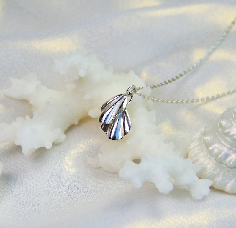 The Birth of Venus Series / Double Shell Necklace / Silver Gift - สร้อยคอ - โลหะ สีเงิน