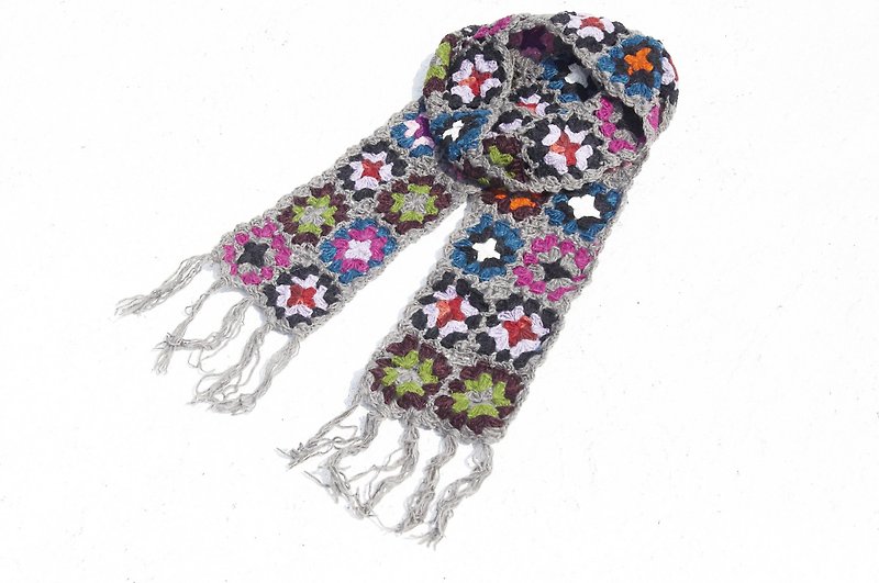 Christmas gift limited a hand hook woven wool scarf / flower hook woven scarf / hook woven scarf / hand woven scarf / flower woven stitching wool scarf - cold gray gray Nordic forest wind flower scarf - Scarves - Wool Multicolor