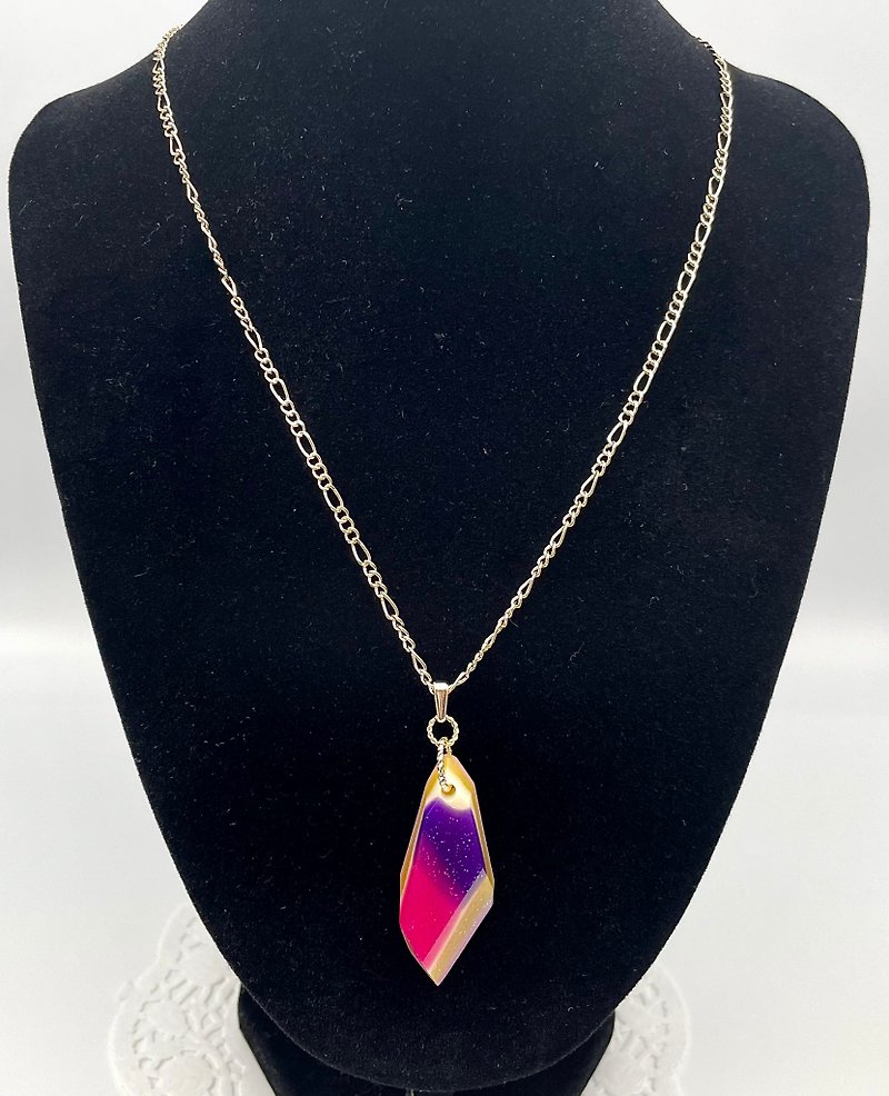 Shining acute angle necklace purple x pink - Necklaces - Resin Multicolor