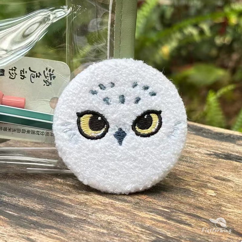 雪鴞貓頭鷹毛絨胸針鳥類禮物創意 柔軟可愛的設計生日禮物 - 徽章/別針 - 其他材質 白色