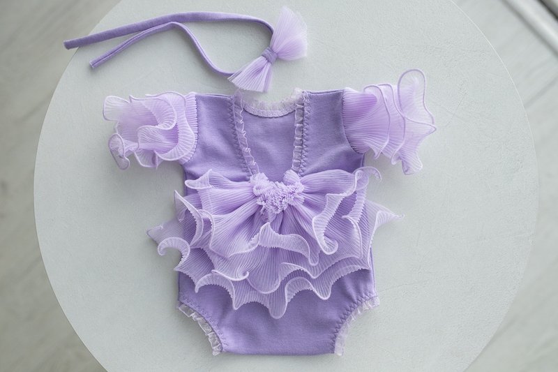 Purple bodysuit with lace for newborn girls:the perfect outfit for a little girl - 嬰兒手鍊/飾品 - 其他金屬 紫色