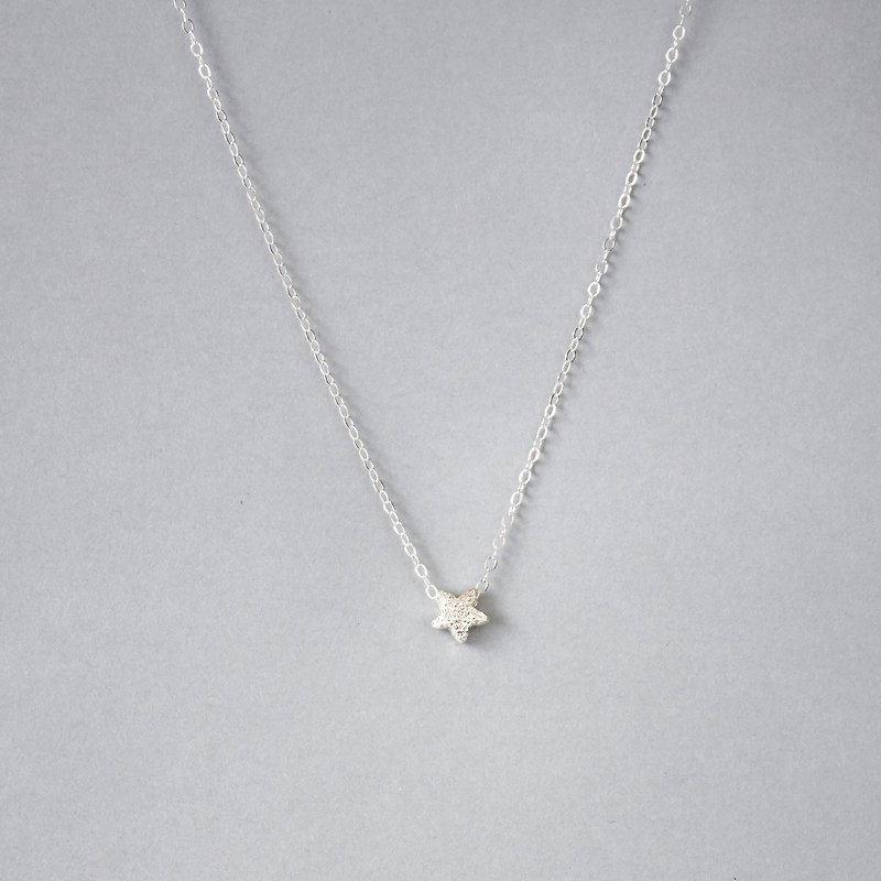 Handmade Sterling Silver Star Charm Necklace, Custom letter initials on silver - สร้อยคอ - โลหะ สีเงิน
