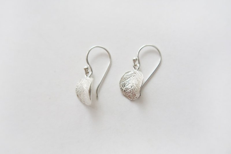 獨家 森林系 925純銀 小葉子 耳環  耳夾 一對 - 耳環/耳夾 - 純銀 白色