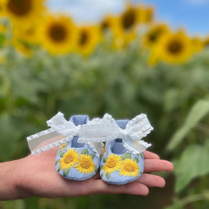 Baby shoes in organic cotton Linen with sunflower embroidery - Baby Shoes - Cotton & Hemp 