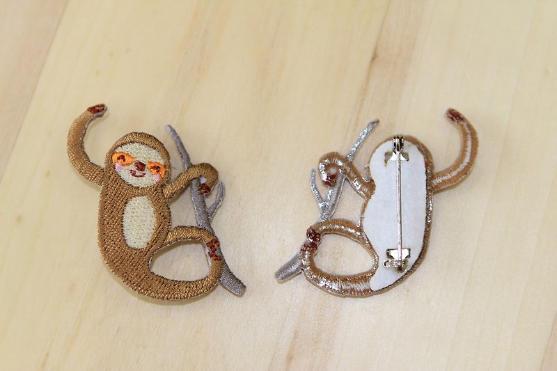 Cloth Embroidery Pin - Big Sloth Series Playful Sloth (Single) - Badges & Pins - Thread 