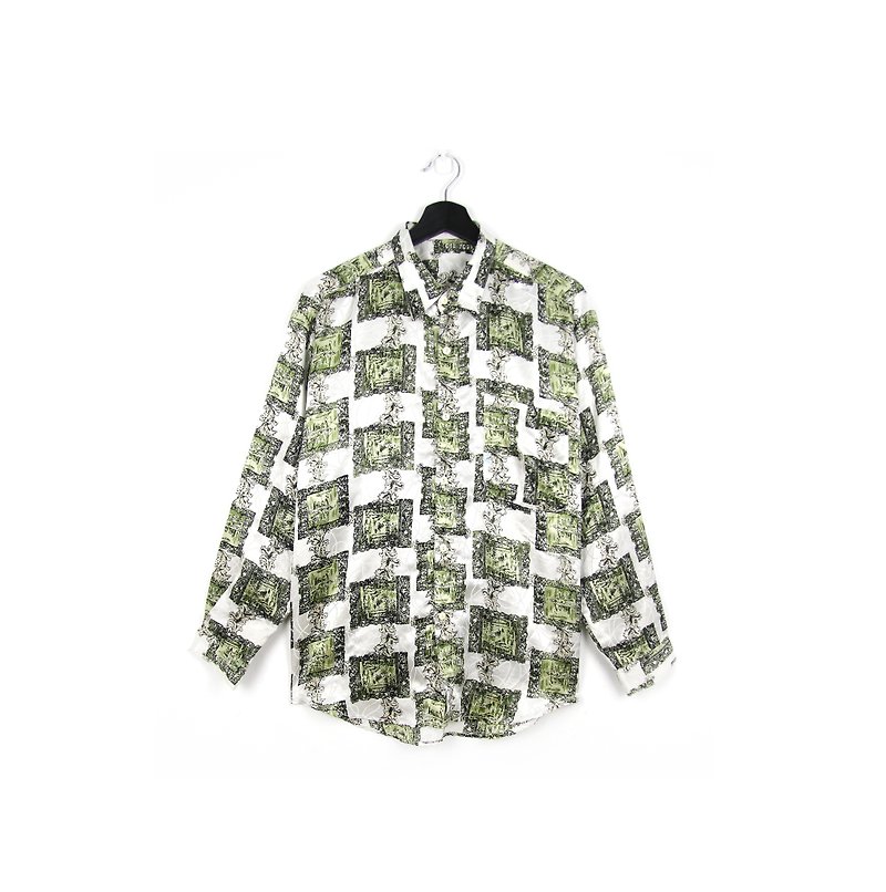 Back to Green:: Silk Shirt Green Curtain /// vintage shirt - เสื้อเชิ้ตผู้ชาย - ผ้าไหม 