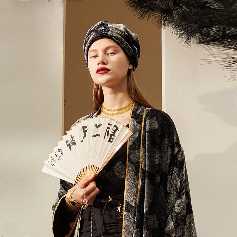 [50% off in new store] RIMLESS borderless design, burnt flowers, not easy to wrinkle, black flocking tie with toe cap - หมวก - วัสดุอื่นๆ 