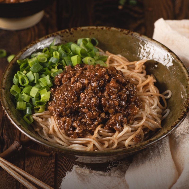 [Good Food] Shantou Sand Tea Garlic Meat Noodles (145g/serving) - บะหมี่ - วัสดุอื่นๆ สีกากี