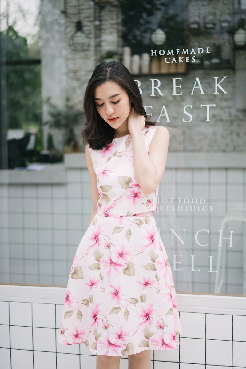 Crop Top and Skirt Set Pink or Green Floral Blouse and skirt Working Clothing - 其他 - 聚酯纖維 粉紅色