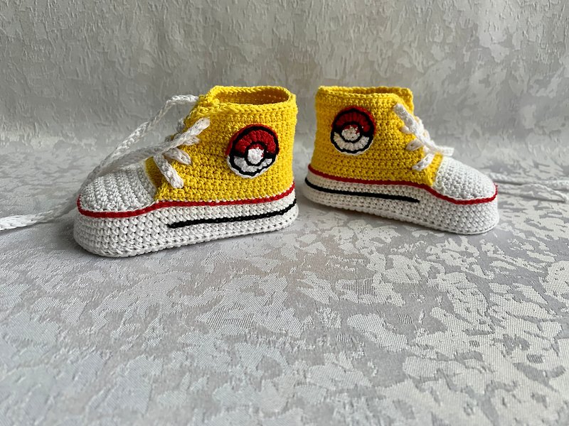 ผ้าฝ้าย/ผ้าลินิน รองเท้าเด็ก สีเหลือง - Pokemon baby booties Crochet converse baby shoes baby socks handmade shoes