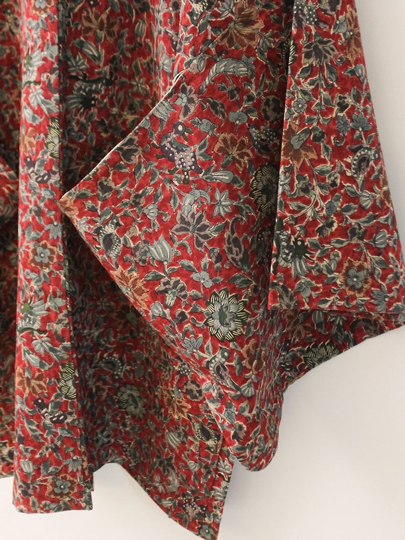 Vintage Japanese made reddish brown and windy ancient feather kimono jacket blouse Cardigan Vintage Kimono - เสื้อแจ็คเก็ต - เส้นใยสังเคราะห์ สีแดง