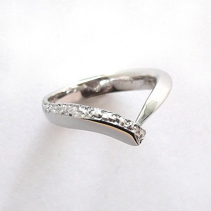 Ring with V-shaped pattern ■ Free shipping ■ - General Rings - Other Metals Silver
