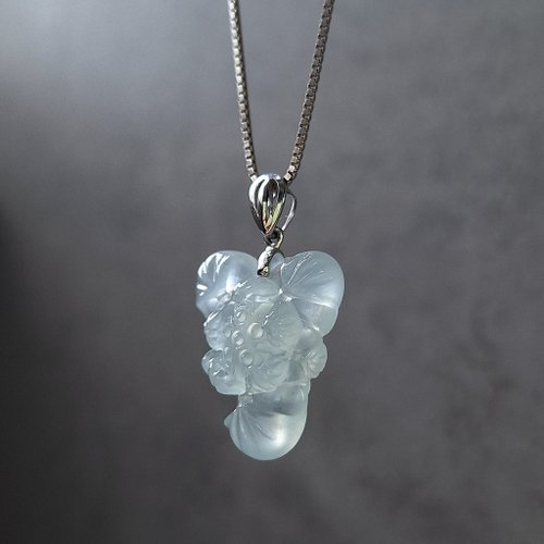 翡翠百貨 jade store 翡翠荷花白冰小吊墜 | 天然緬甸翡翠玉器 | 通體18K金鑲嵌