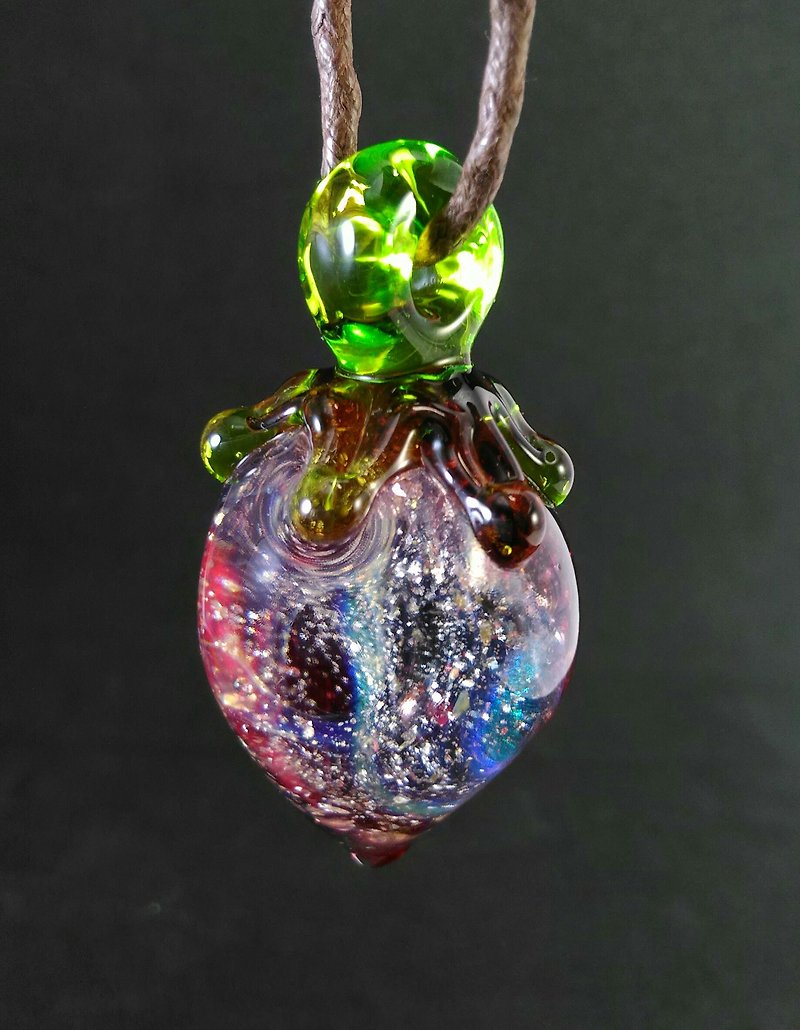 Space in strawberry - Necklaces - Glass Red