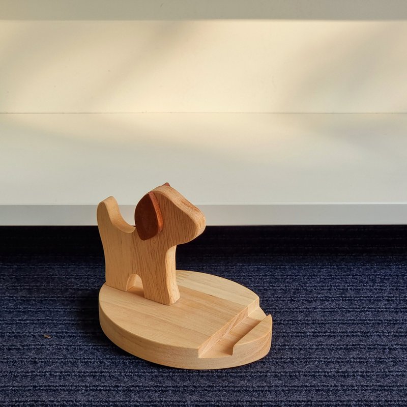 Handmade wooden mobile phone holder, beagle dog - can place a tablet. - 手機/平板支架 - 木頭 咖啡色
