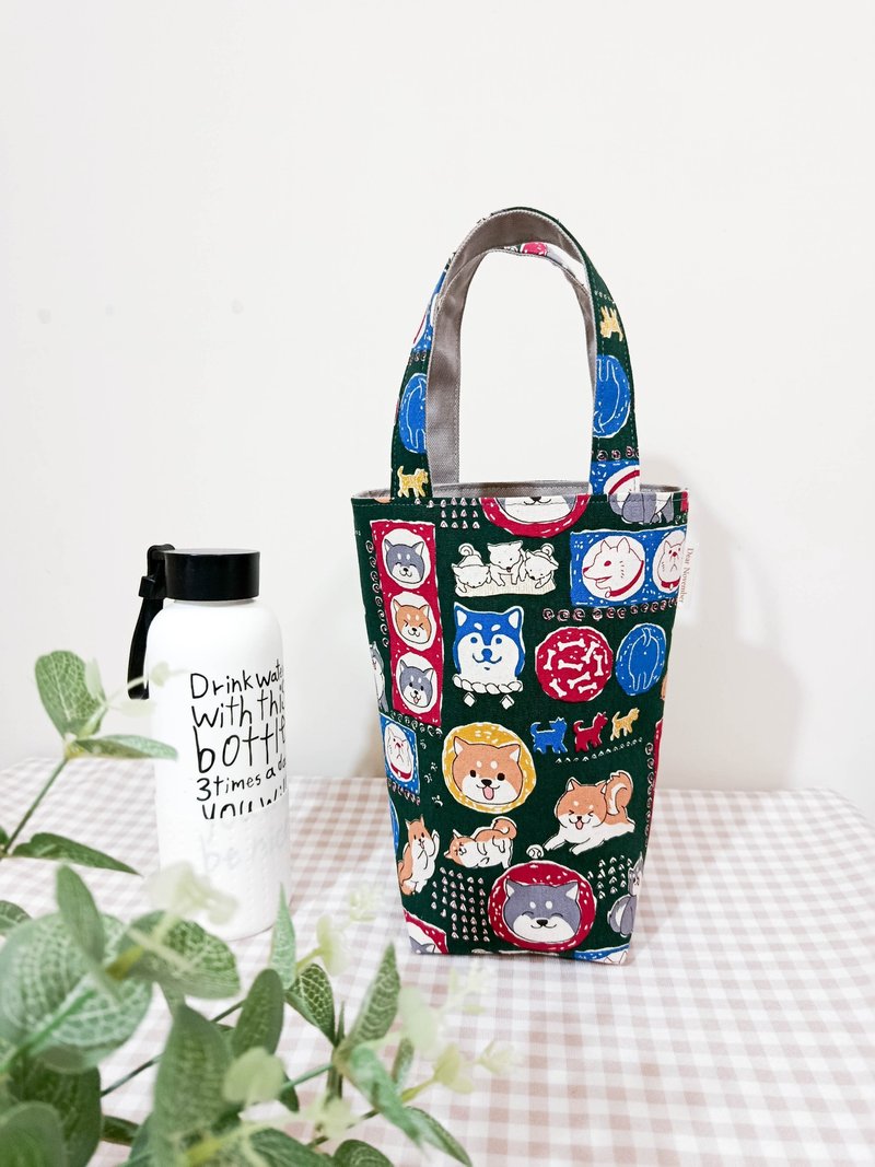 家家酒系列水壺袋/飲料提袋/手提帆布包/快樂柴犬款 - 飲料提袋/杯套 - 棉．麻 綠色