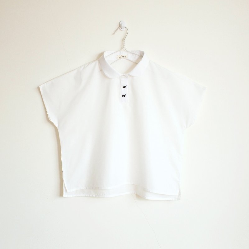 embroidered cat button blouse : off-white - 女上衣/長袖上衣 - 棉．麻 白色