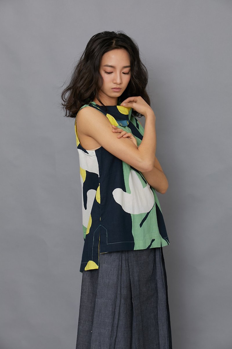 Double Sleeveless Sleeveless Printed Top_Crested Jade Forest_Fair Trade - เสื้อผู้หญิง - ผ้าฝ้าย/ผ้าลินิน หลากหลายสี