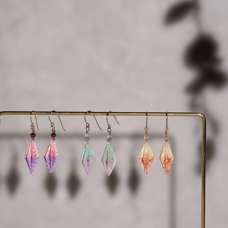 Origami Jewel　Star anise - 耳環/耳夾/耳骨夾 - 紙 