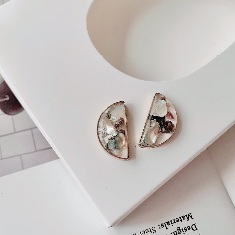 ou_er.acc_ - Half moon seashell brass Bronze earrings / Clip-On earrings - Earrings & Clip-ons - Copper & Brass Gold