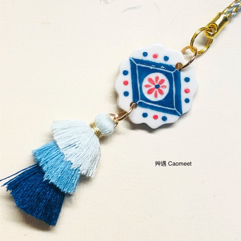 Ceramic hand-painted pendant dark blue series - พวงกุญแจ - เครื่องลายคราม 