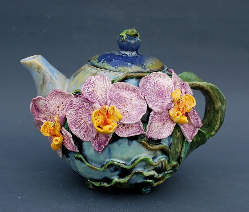 Orchid Teapot Flowers Little frog figurine Beautiful porcelain art