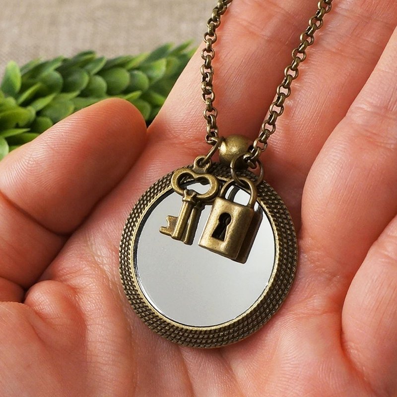 Evil Eye Glass Mirror Protection Amulet Bronze Key Lock Pendant Necklace Jewelry - 項鍊 - 玻璃 卡其色
