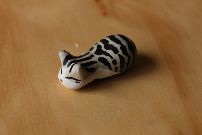 灰虎斑貓小貓石(貓型研究室)單隻 - 擺飾/家飾品 - 瓷 