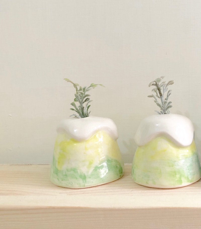 Mini vase | Lemon pie yellow series - Pottery & Ceramics - Porcelain Yellow