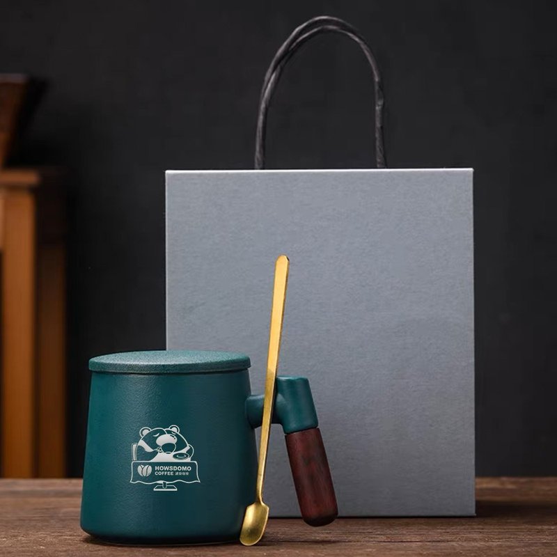 【Good things take time】DOMO bear ceramic coffee cup gift box - matte green 380ml - แก้วมัค/แก้วกาแฟ - เครื่องลายคราม สีเขียว