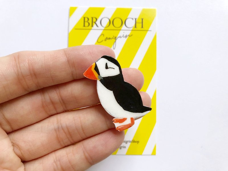 Iceland bird brooch handmade illustration jewelry pin badge - Brooches - Plastic Black
